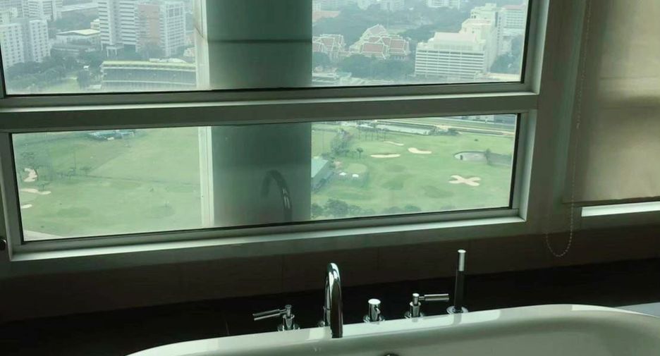 For rent and for sale 4 bedrooms condo in Pathum Wan, Bangkok