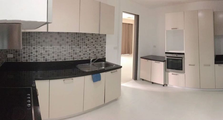 For rent and for sale 4 bedrooms condo in Pathum Wan, Bangkok