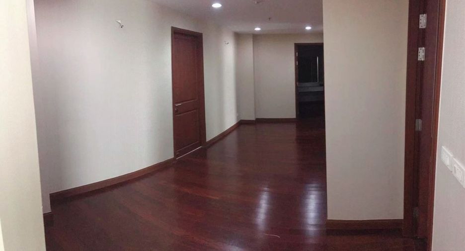 For rent and for sale 4 bedrooms condo in Pathum Wan, Bangkok