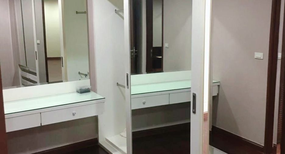 For rent and for sale 4 bedrooms condo in Pathum Wan, Bangkok