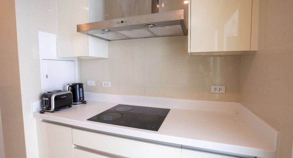 For rent 3 bedrooms condo in Khlong Toei, Bangkok
