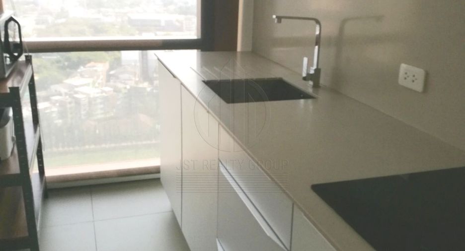 Wohnung zur Miete und zum Kauf mit 2 Zimmer in Khlong Toei, Bangkok