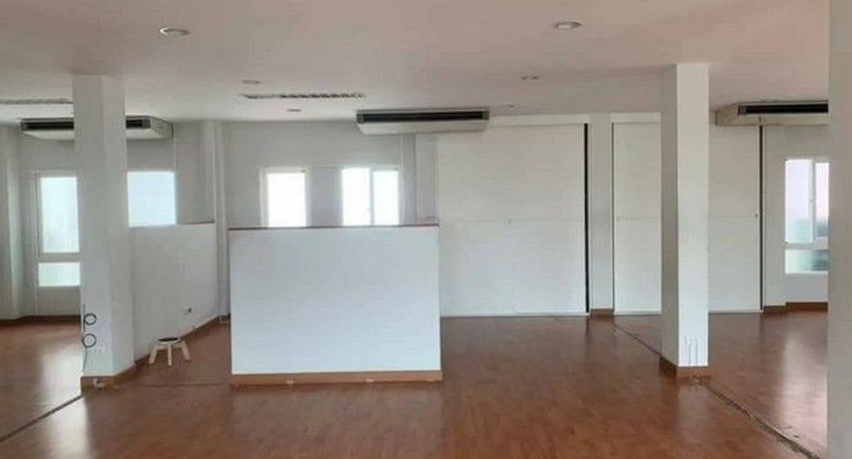 For rent 6 bed retail Space in Thalang, Phuket