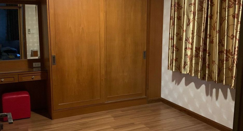 For sale 3 bedrooms house in Phra Nakhon, Bangkok