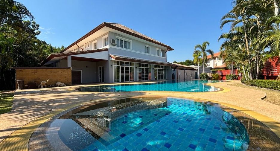 For rent and for sale 7 bed villa in Saraphi, Chiang Mai