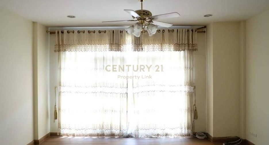 For rent and for sale 3 bedrooms townhouse in Prawet, Bangkok