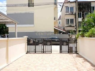 Reihenhaus zur Miete und zum Kauf mit 3 Zimmer in Prawet, Bangkok