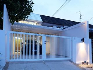 For rent 2 bedrooms townhouse in Watthana, Bangkok