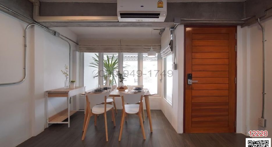 For rent 2 bedrooms townhouse in Watthana, Bangkok