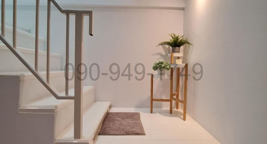 For rent 2 bedrooms townhouse in Watthana, Bangkok