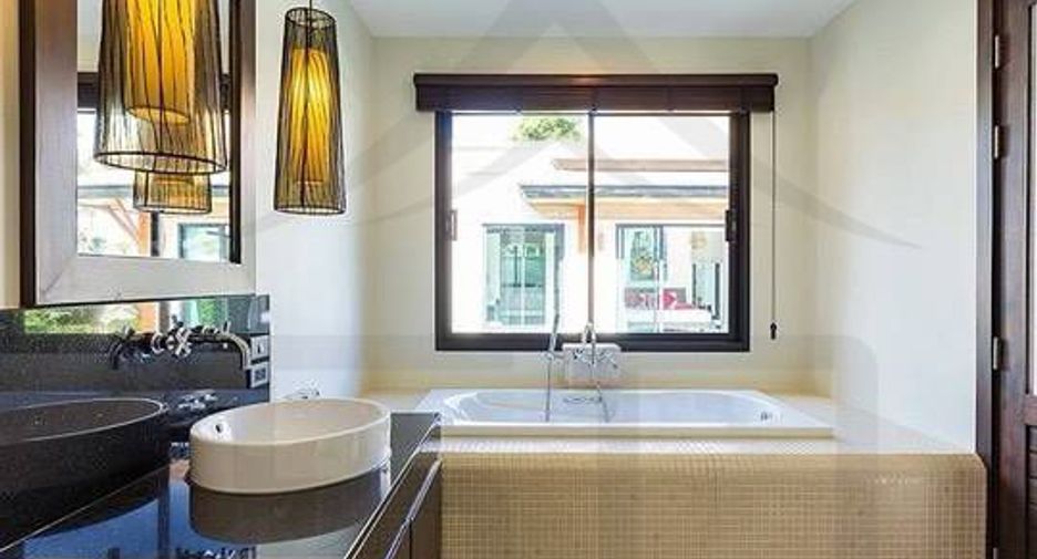 For rent 3 bedrooms villa in Mueang Phuket, Phuket