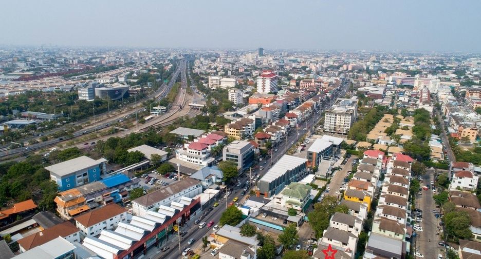 For rent retail Space in Wang Thonglang, Bangkok