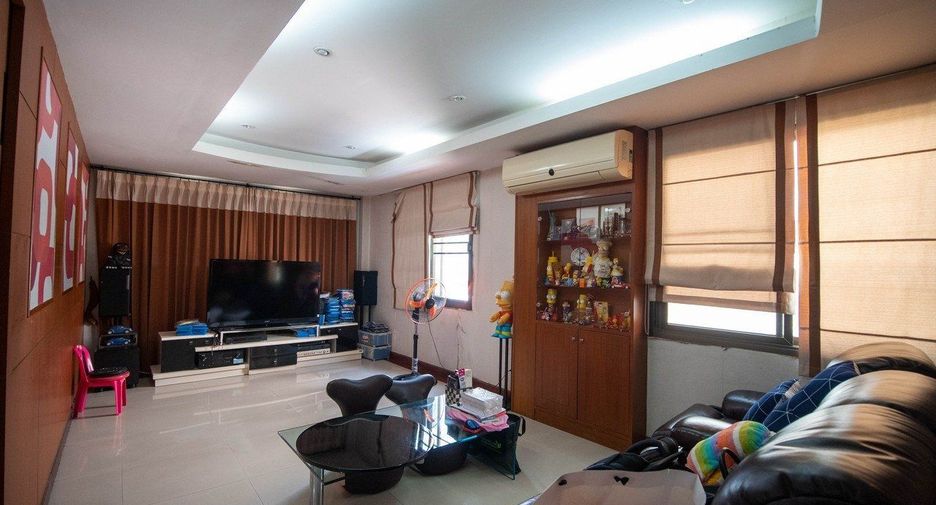 For rent retail Space in Wang Thonglang, Bangkok