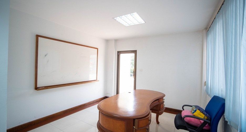 For rent retail Space in Wang Thonglang, Bangkok