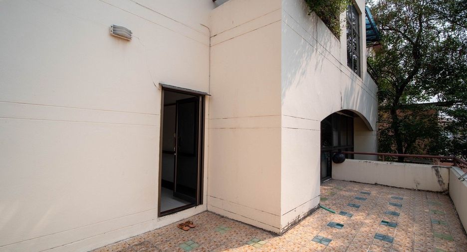 For rent retail Space in Wang Thonglang, Bangkok