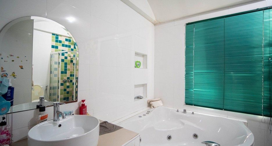For rent retail Space in Wang Thonglang, Bangkok