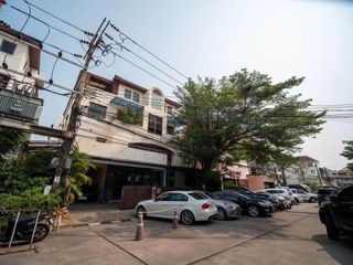 For rent retail Space in Wang Thonglang, Bangkok