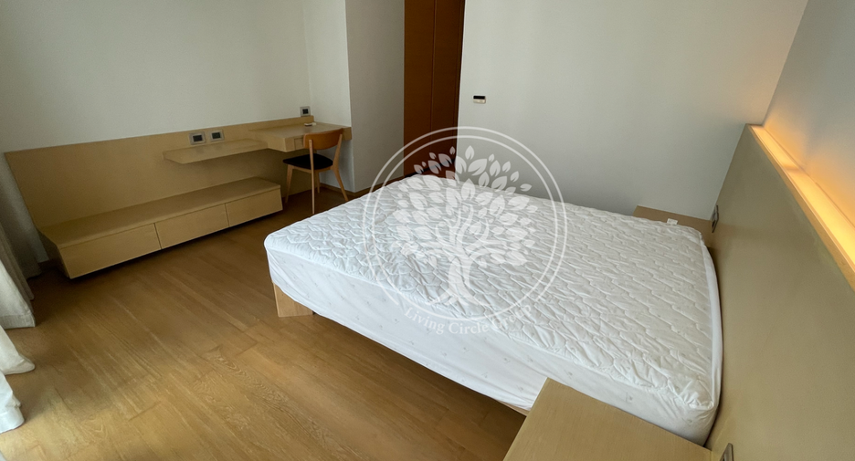 For rent 2 bedrooms condo in Sathon, Bangkok
