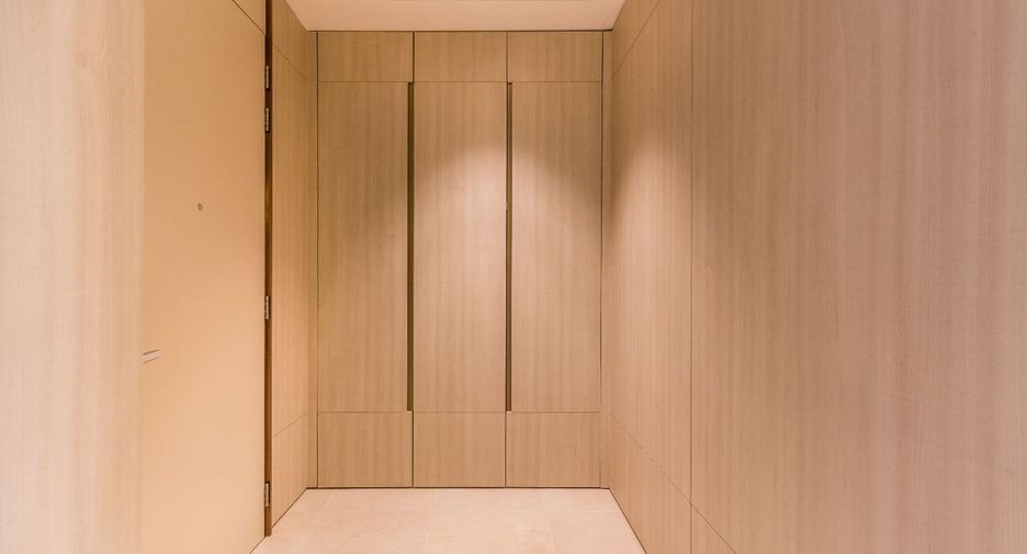 For rent and for sale 2 bedrooms condo in Pathum Wan, Bangkok