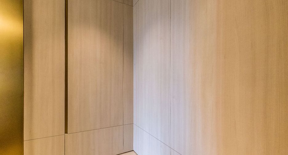 For rent and for sale 2 bedrooms condo in Pathum Wan, Bangkok