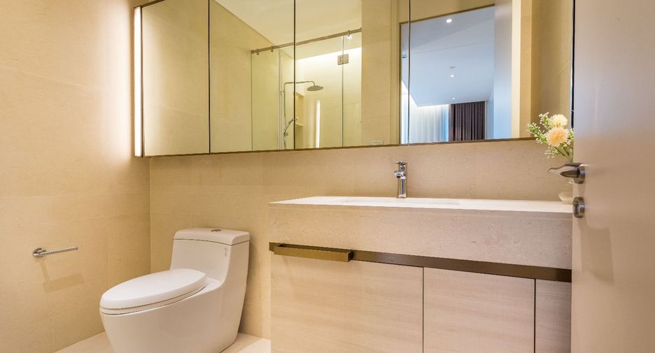 For rent and for sale 2 bedrooms condo in Pathum Wan, Bangkok