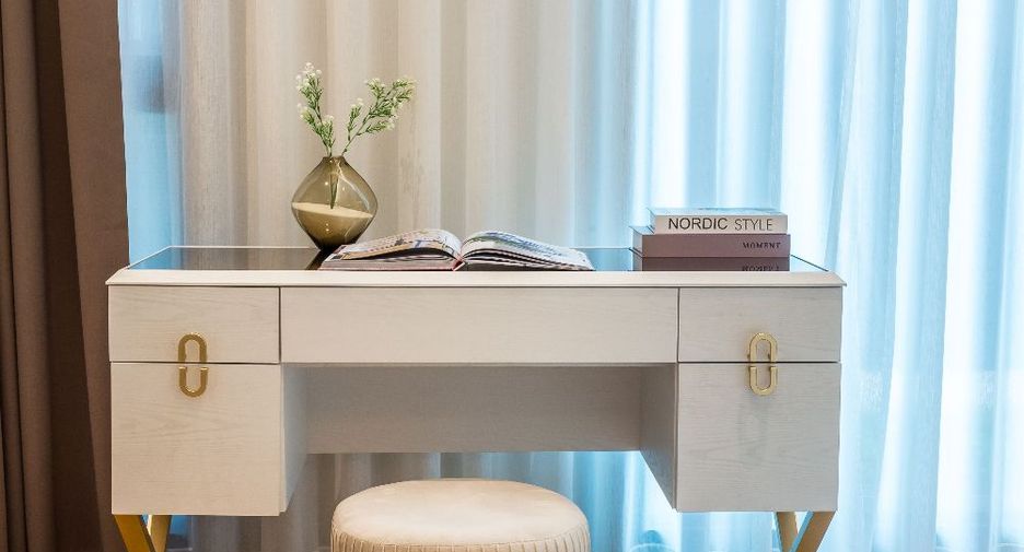 For rent and for sale 2 bedrooms condo in Pathum Wan, Bangkok