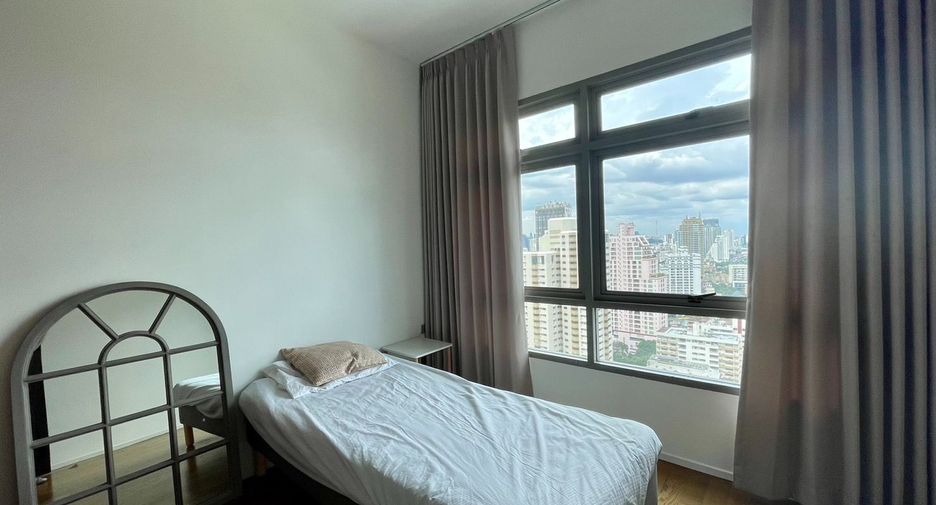 For rent 2 bedrooms condo in Khlong Toei, Bangkok
