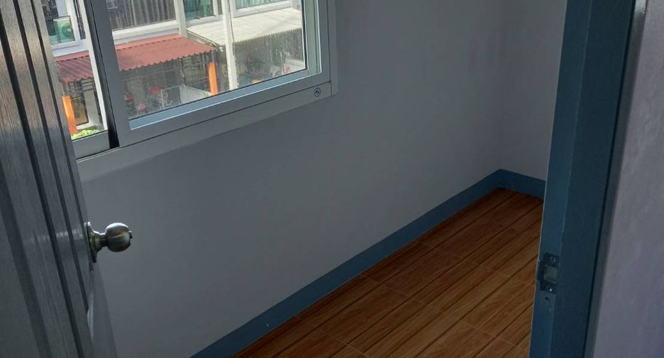 For sale 8 bedrooms apartment in Sai Mai, Bangkok
