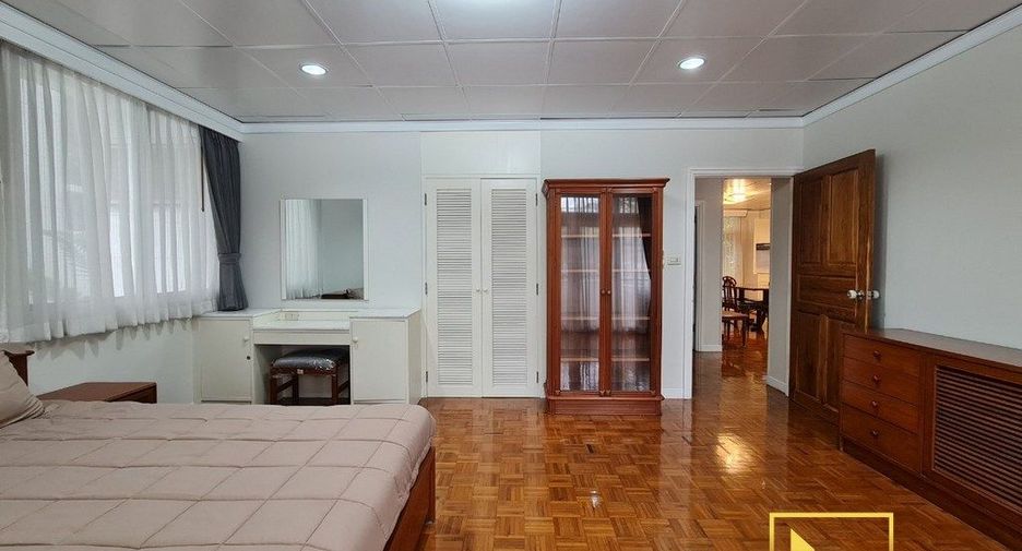 For rent 2 bedrooms apartment in Watthana, Bangkok