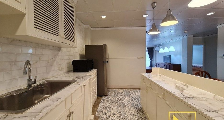 For rent 2 bedrooms apartment in Watthana, Bangkok