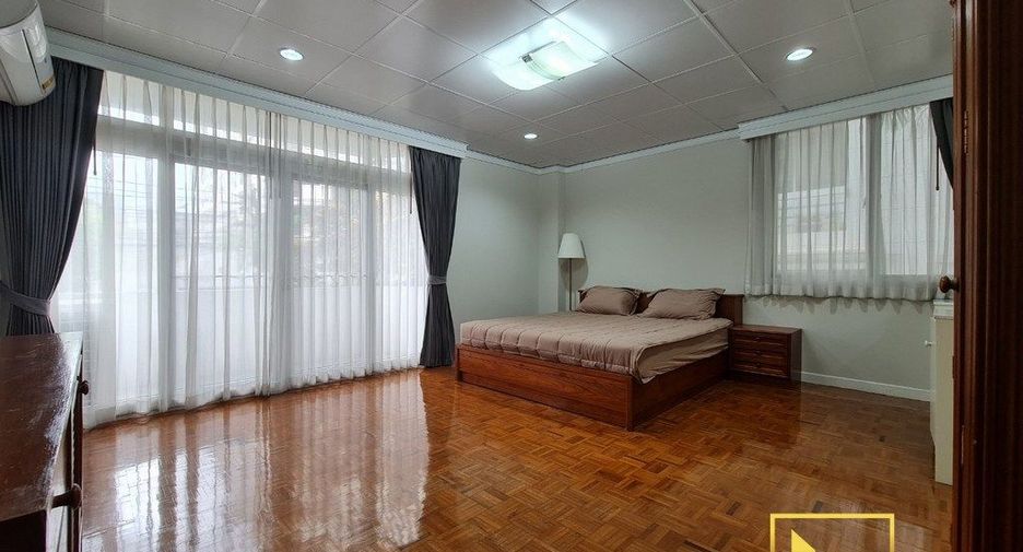 For rent 2 bedrooms apartment in Watthana, Bangkok