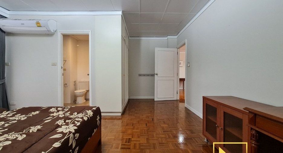 For rent 2 bedrooms apartment in Watthana, Bangkok