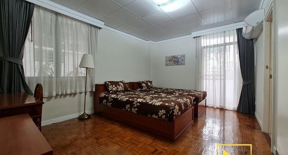 For rent 2 bedrooms apartment in Watthana, Bangkok