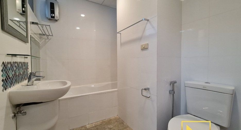 For rent 2 bedrooms apartment in Watthana, Bangkok