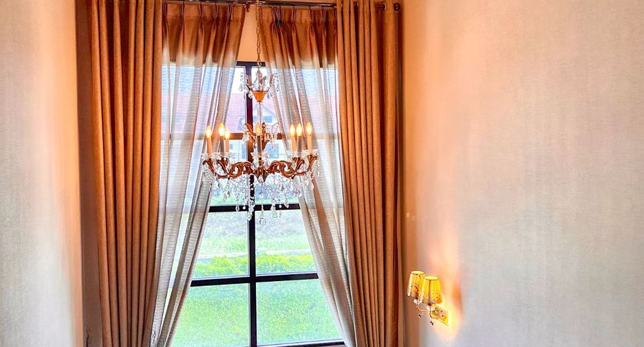 For sale 4 bedrooms house in Khlong Luang, Pathum Thani
