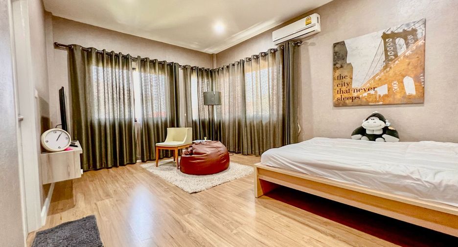 For sale 4 bedrooms house in Khlong Luang, Pathum Thani