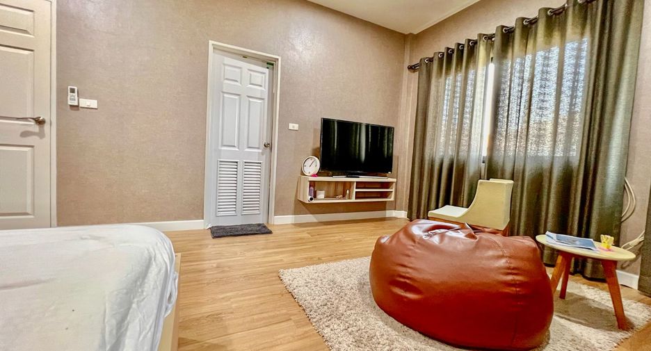 For sale 4 bedrooms house in Khlong Luang, Pathum Thani