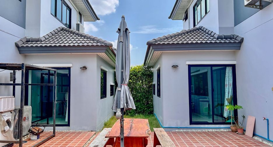 For sale 4 bedrooms house in Khlong Luang, Pathum Thani
