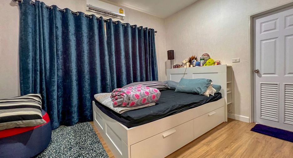 For sale 4 bedrooms house in Khlong Luang, Pathum Thani
