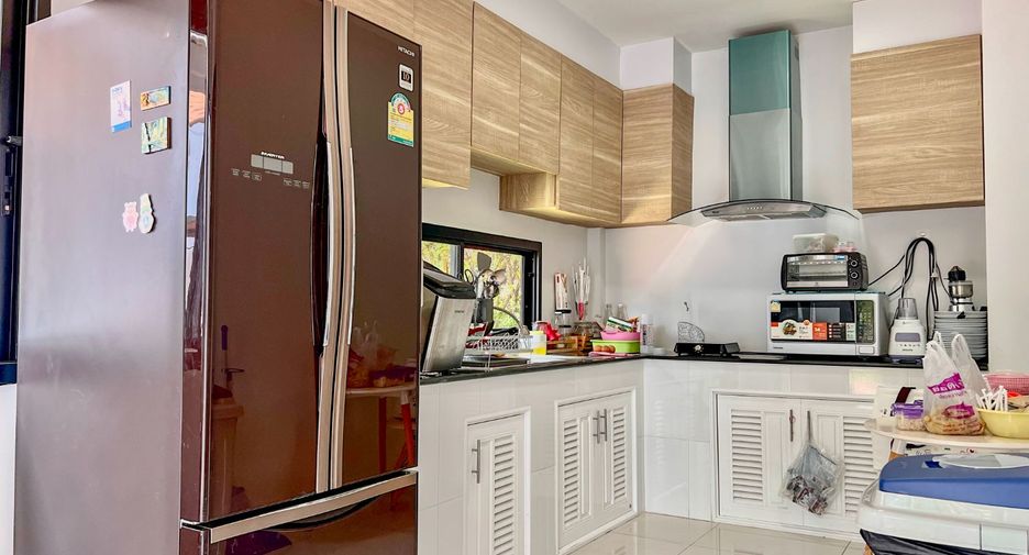 For sale 4 bedrooms house in Khlong Luang, Pathum Thani