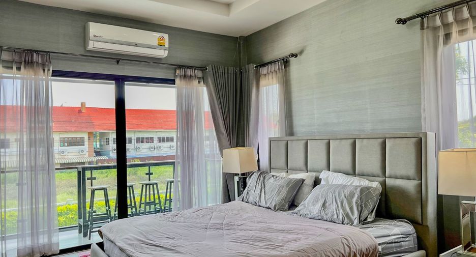 For sale 4 bedrooms house in Khlong Luang, Pathum Thani