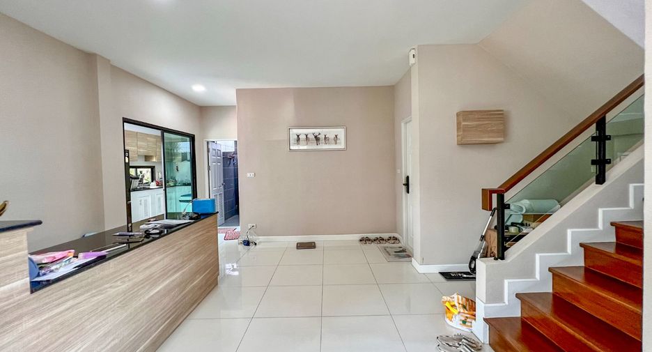 For sale 4 bedrooms house in Khlong Luang, Pathum Thani