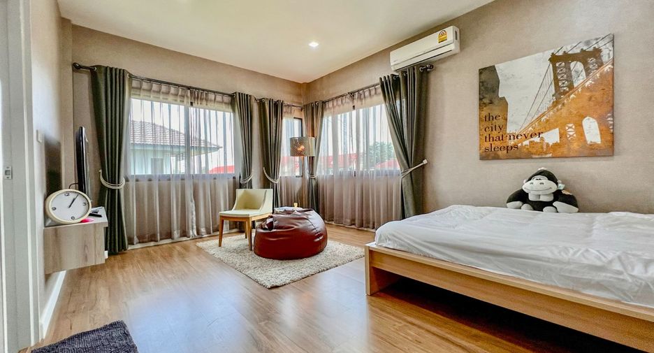 For sale 4 bedrooms house in Khlong Luang, Pathum Thani