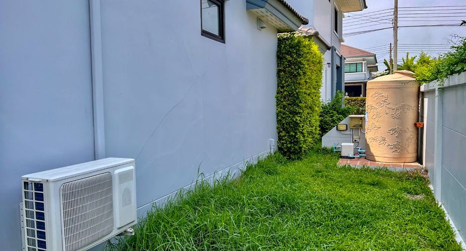 For sale 4 bedrooms house in Khlong Luang, Pathum Thani