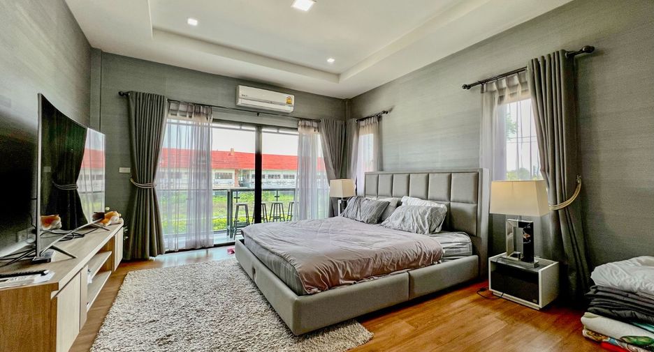 For sale 4 bedrooms house in Khlong Luang, Pathum Thani