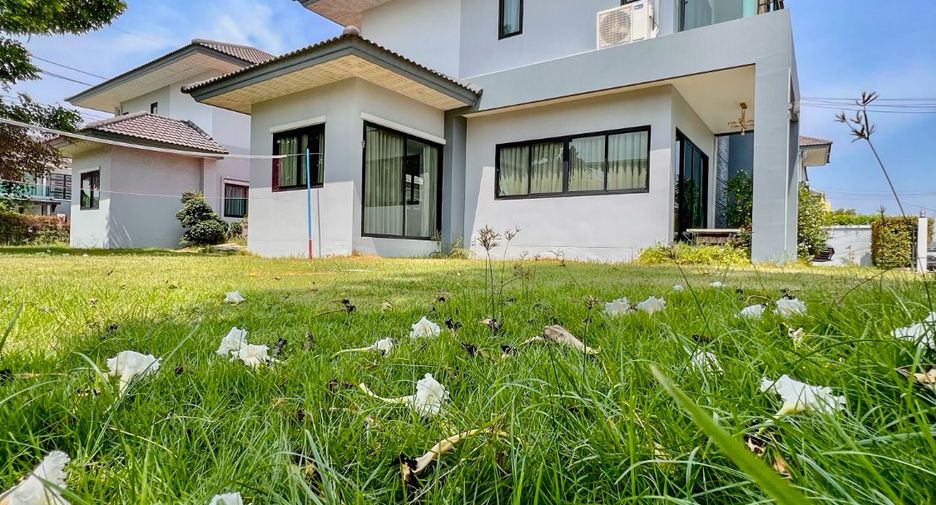 For sale 4 bedrooms house in Khlong Luang, Pathum Thani