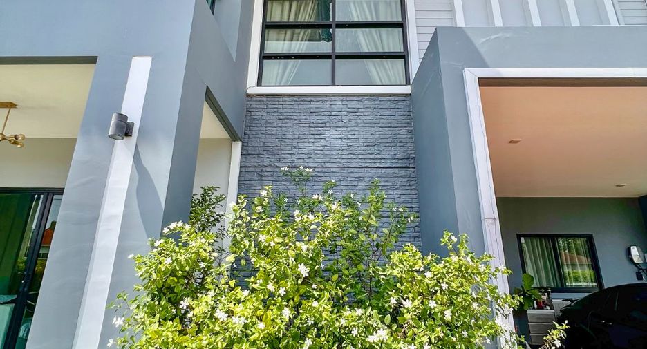 For sale 4 bedrooms house in Khlong Luang, Pathum Thani