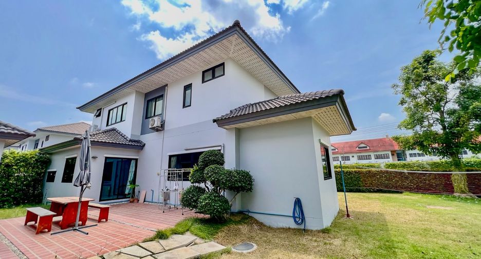 For sale 4 bedrooms house in Khlong Luang, Pathum Thani