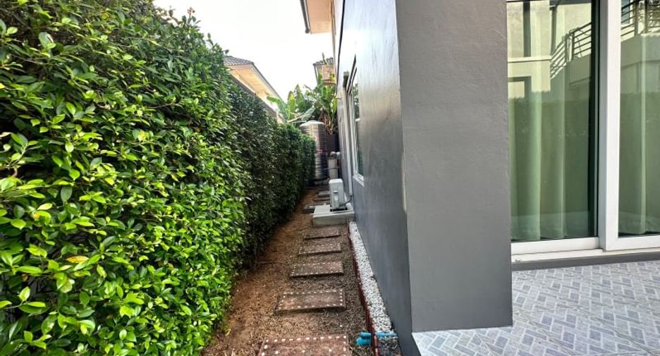 For rent 3 bedrooms house in Si Racha, Chonburi