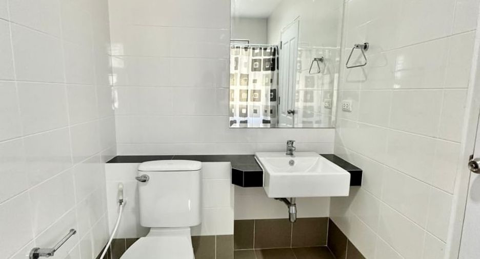 For rent 3 bedrooms house in Si Racha, Chonburi